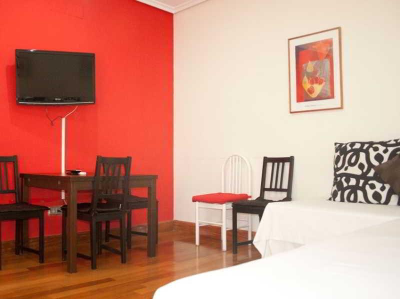 Gran Via Sol Apartamentos Madrid Exterior photo