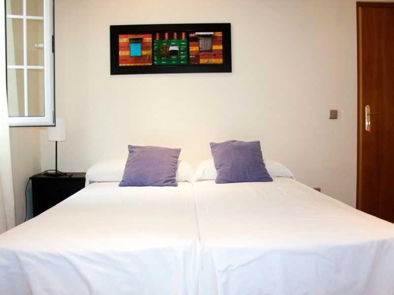 Gran Via Sol Apartamentos Madrid Exterior photo