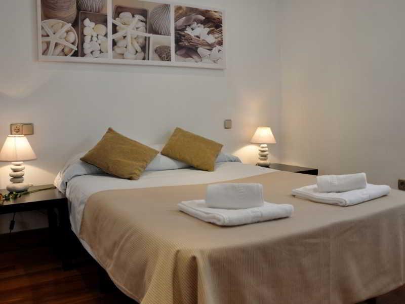 Gran Via Sol Apartamentos Madrid Exterior photo