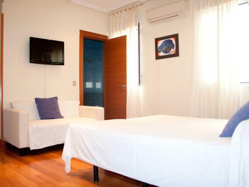 Gran Via Sol Apartamentos Madrid Exterior photo