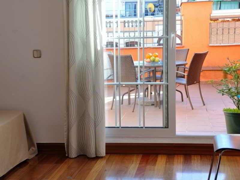 Gran Via Sol Apartamentos Madrid Exterior photo