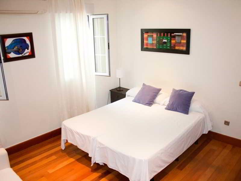 Gran Via Sol Apartamentos Madrid Exterior photo