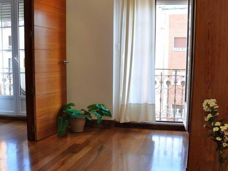 Gran Via Sol Apartamentos Madrid Exterior photo