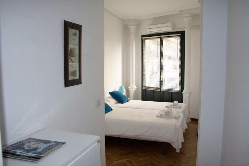 Gran Via Sol Apartamentos Madrid Room photo