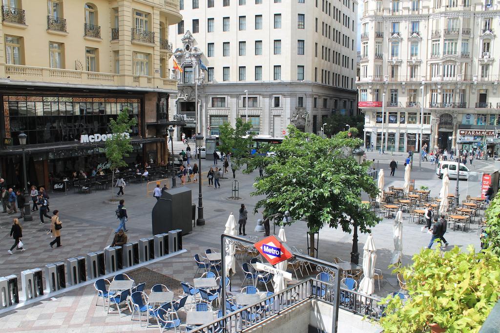 Gran Via Sol Apartamentos Madrid Room photo