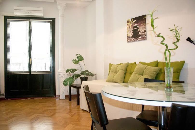 Gran Via Sol Apartamentos Madrid Room photo
