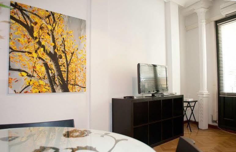 Gran Via Sol Apartamentos Madrid Room photo